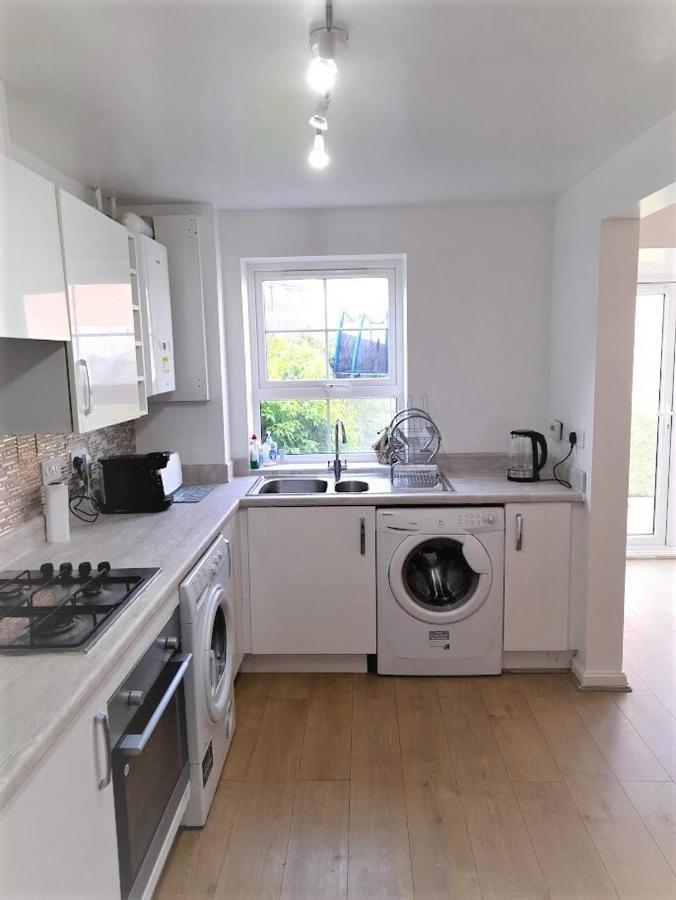 Beautiful 4 Bedroom Treasure Home 赫默尔亨普斯特德 外观 照片