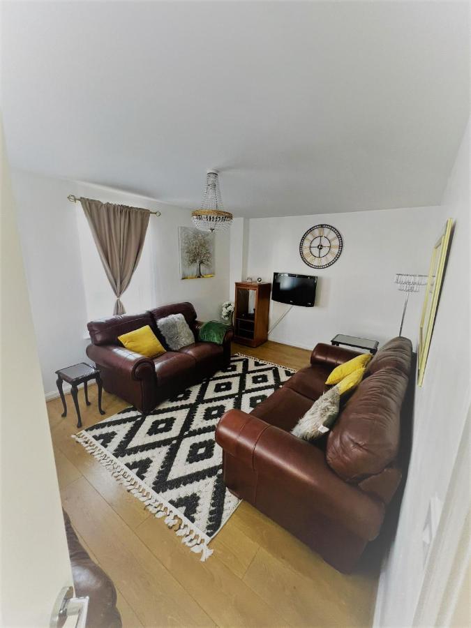 Beautiful 4 Bedroom Treasure Home 赫默尔亨普斯特德 外观 照片