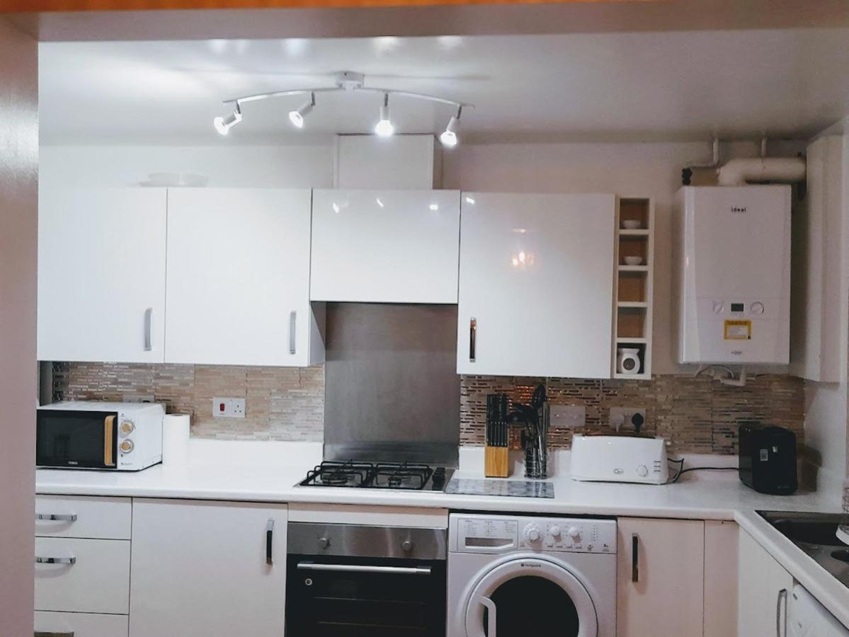 Beautiful 4 Bedroom Treasure Home 赫默尔亨普斯特德 外观 照片