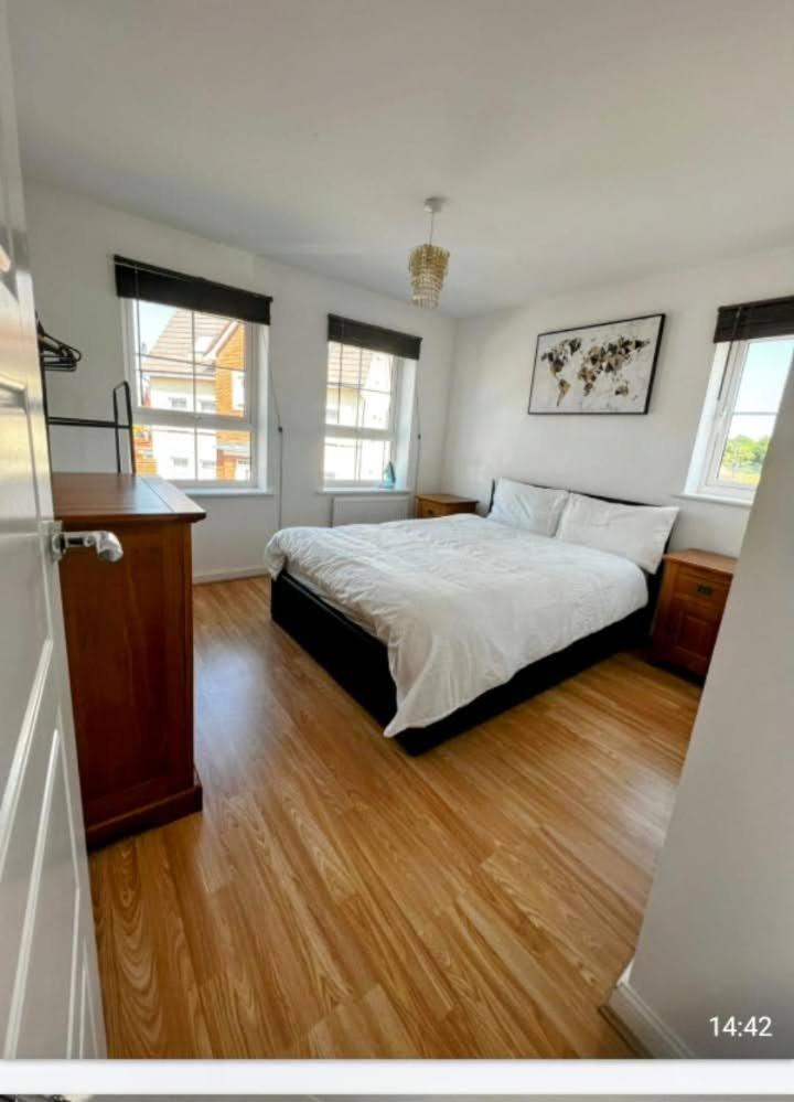 Beautiful 4 Bedroom Treasure Home 赫默尔亨普斯特德 外观 照片