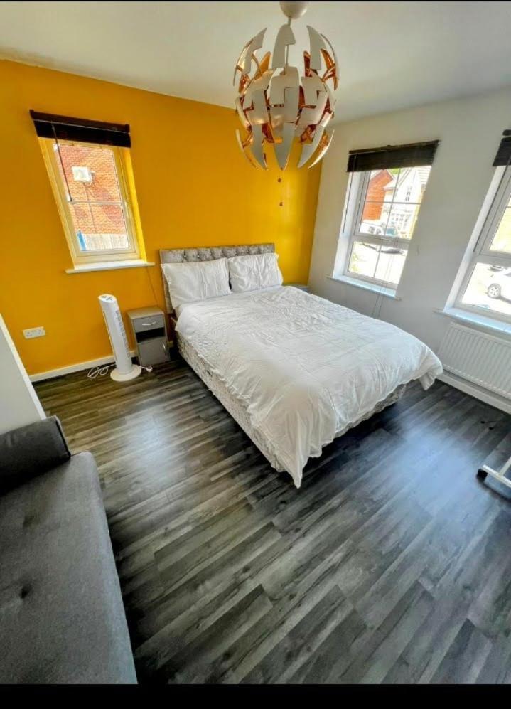 Beautiful 4 Bedroom Treasure Home 赫默尔亨普斯特德 外观 照片