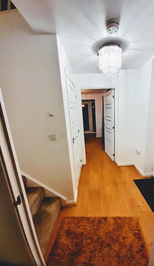 Beautiful 4 Bedroom Treasure Home 赫默尔亨普斯特德 外观 照片